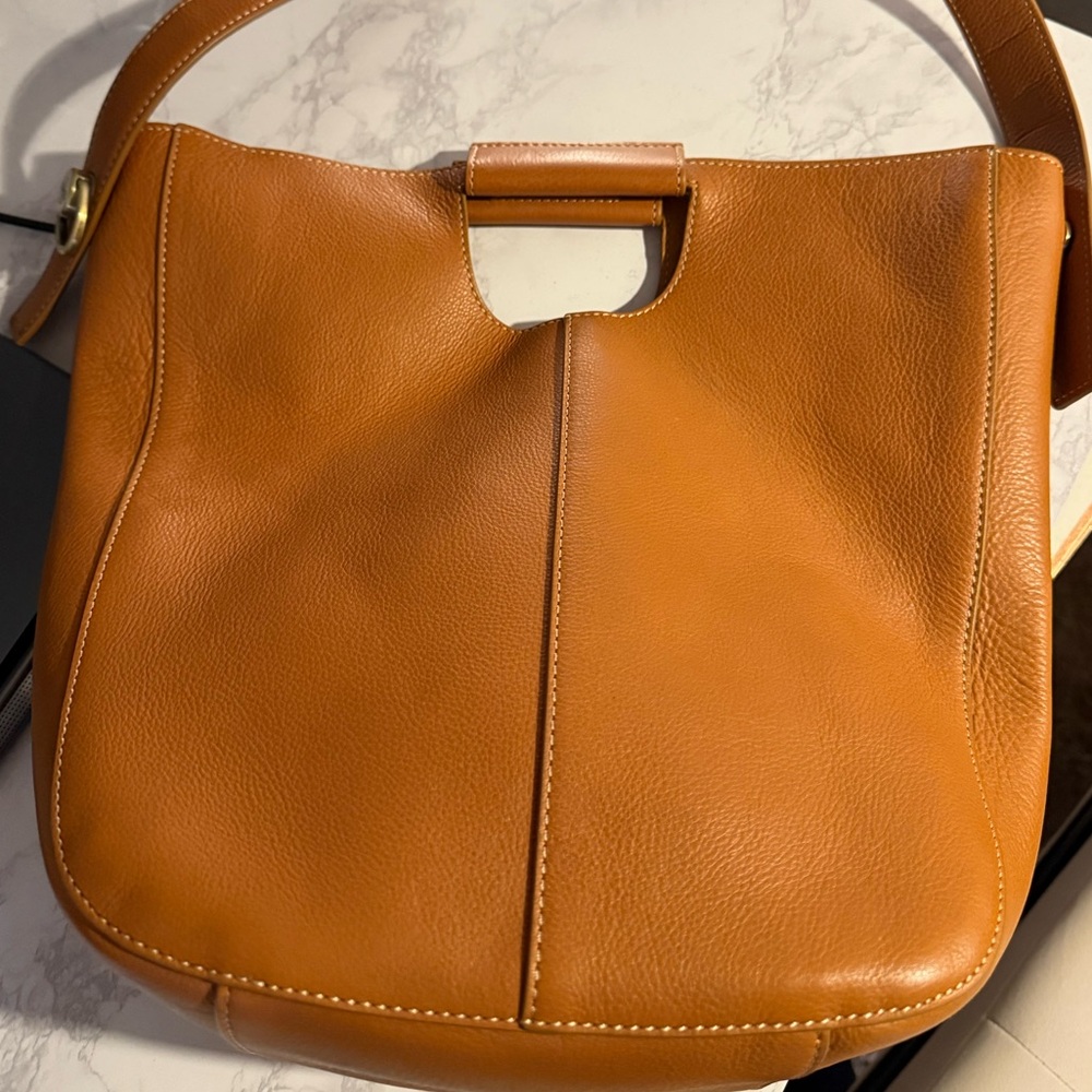 HOBO Tan Leather Shoulder Bag with Cut-Out Handle - Picture 7 of 8